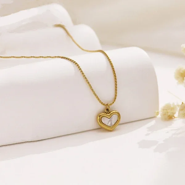 Dainty Heart Necklace – Fine Taraa personalised gifting