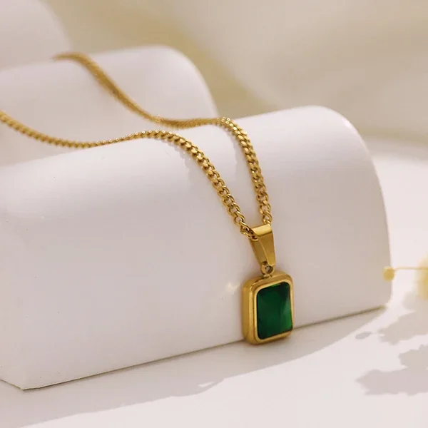 Classic Emerald Necklace – alternate view