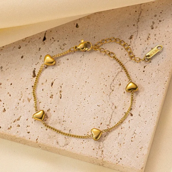 Heart Charm Bracelet – Fine Taraa personalised gifting