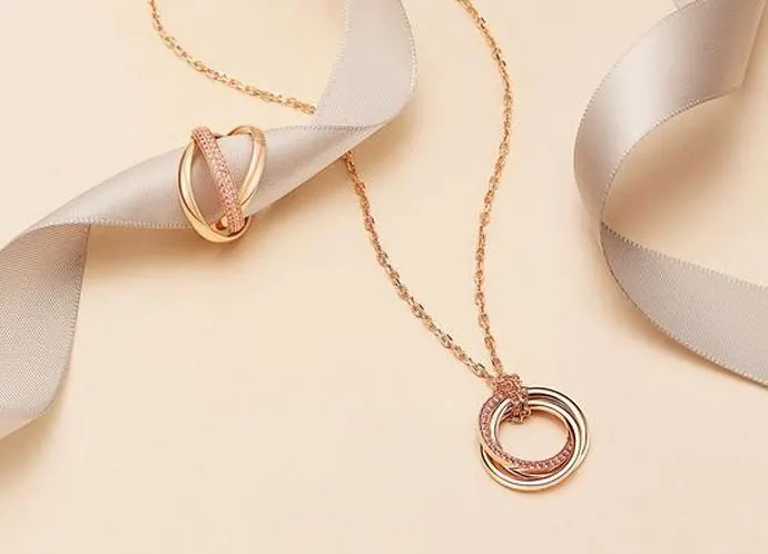 Ribbon wrapped Fine Taraa necklace and rings